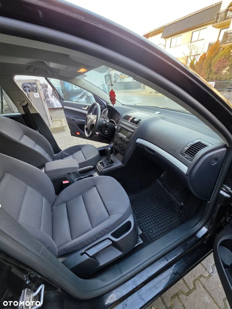 Skoda Octavia 1.6 Ambiente - 14