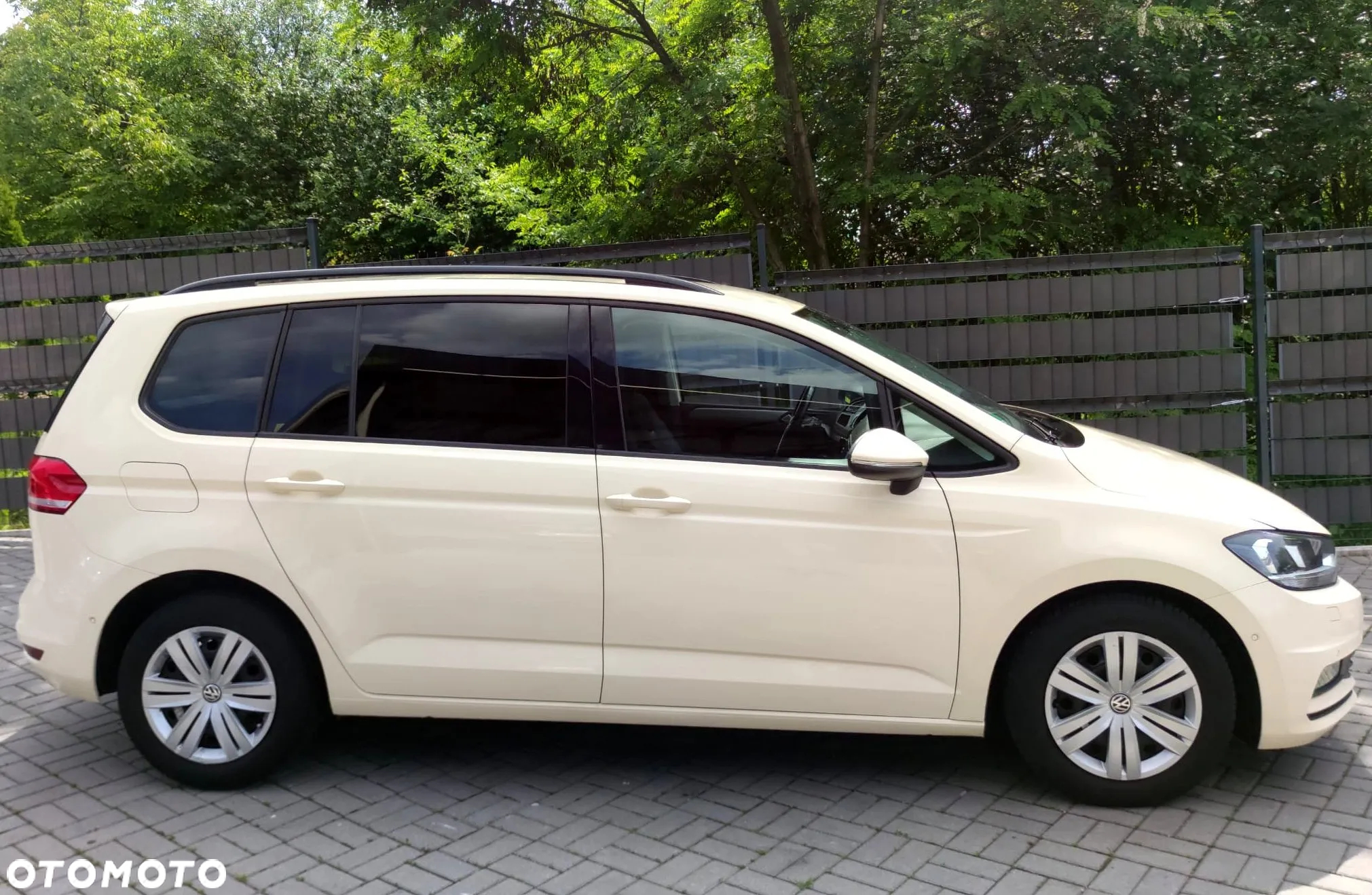 Volkswagen Touran - 5