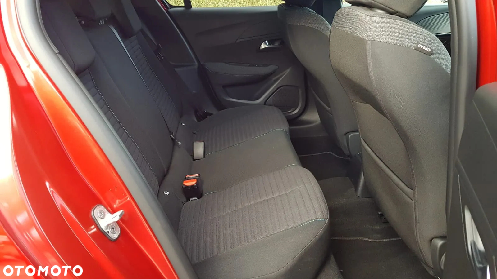 Peugeot 208 - 16