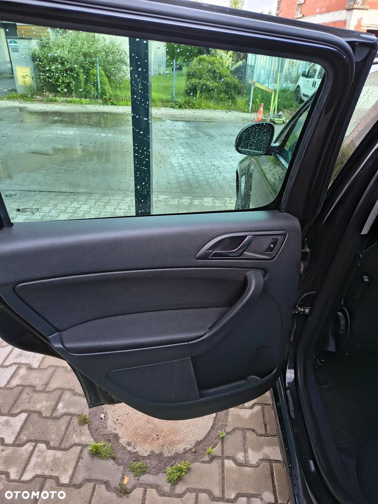 Skoda Yeti 2.0 TDI SCR 4x4 Joy DSG - 17