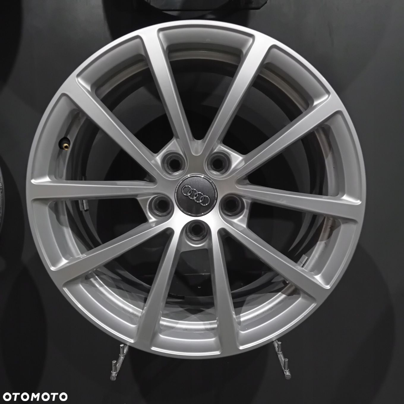 Felgi 17 5x112 Audi A6 C7 C8, Q5, A4 B8 B9 OE F503519-38 - 5