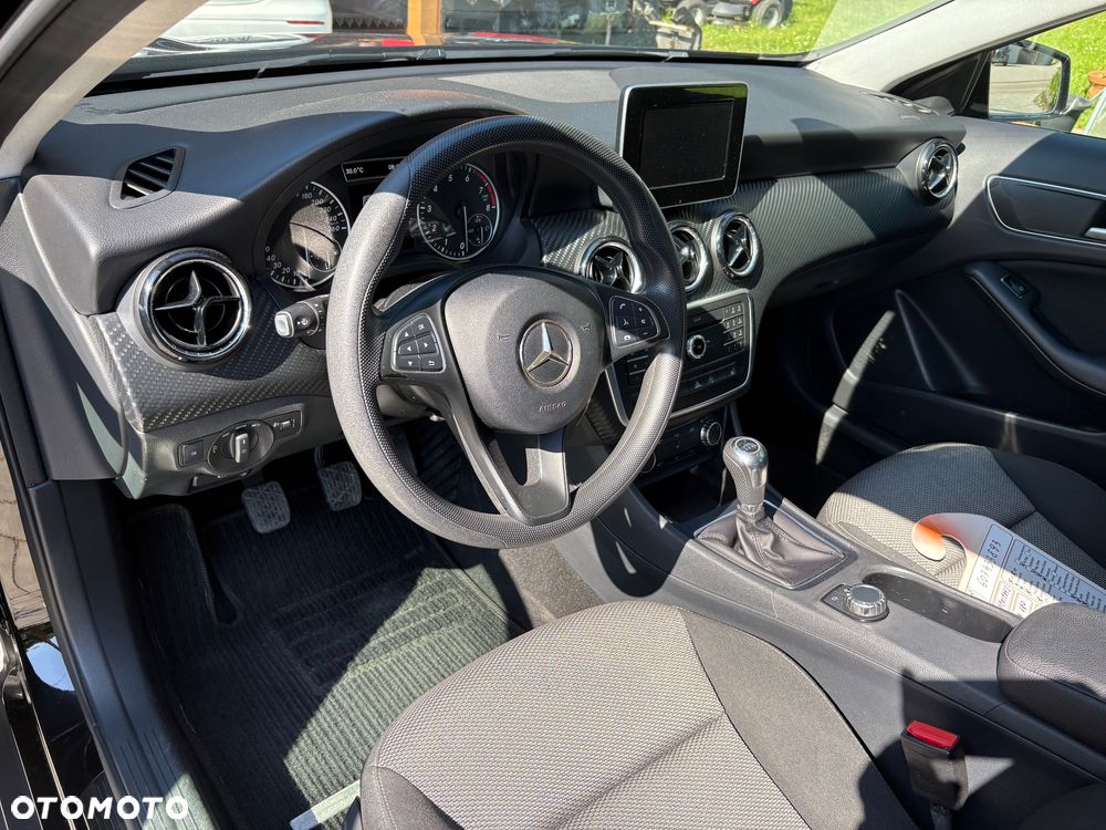 Mercedes-Benz GLA - 23
