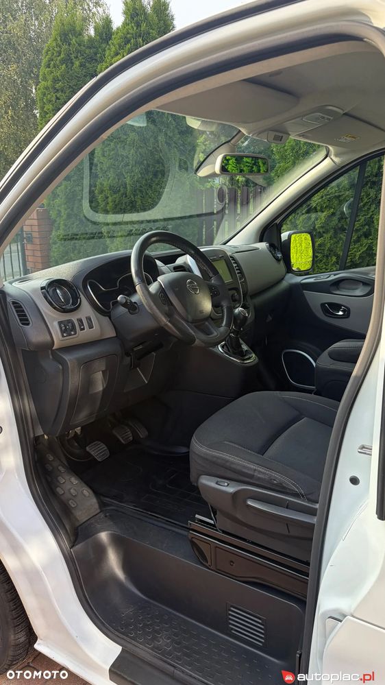 Nissan NV300 - 13