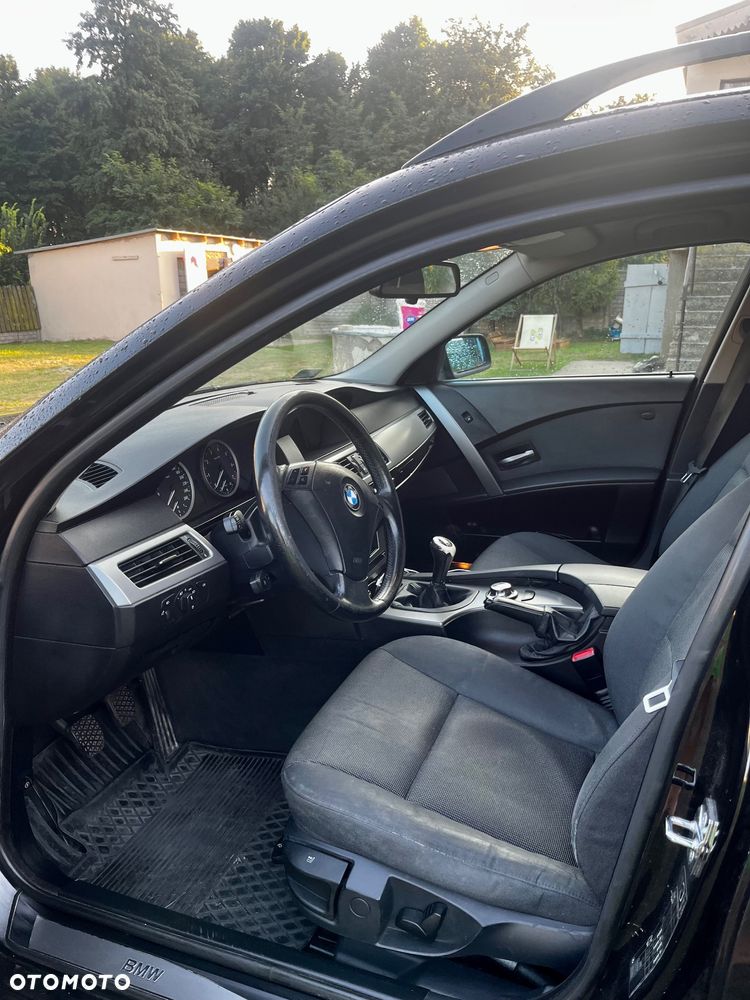 BMW Seria 5 523i - 16