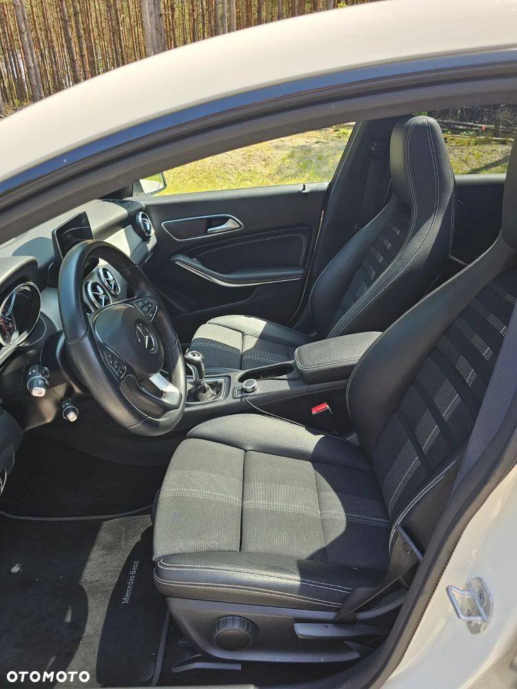 Mercedes-Benz CLA 180 Urban - 6