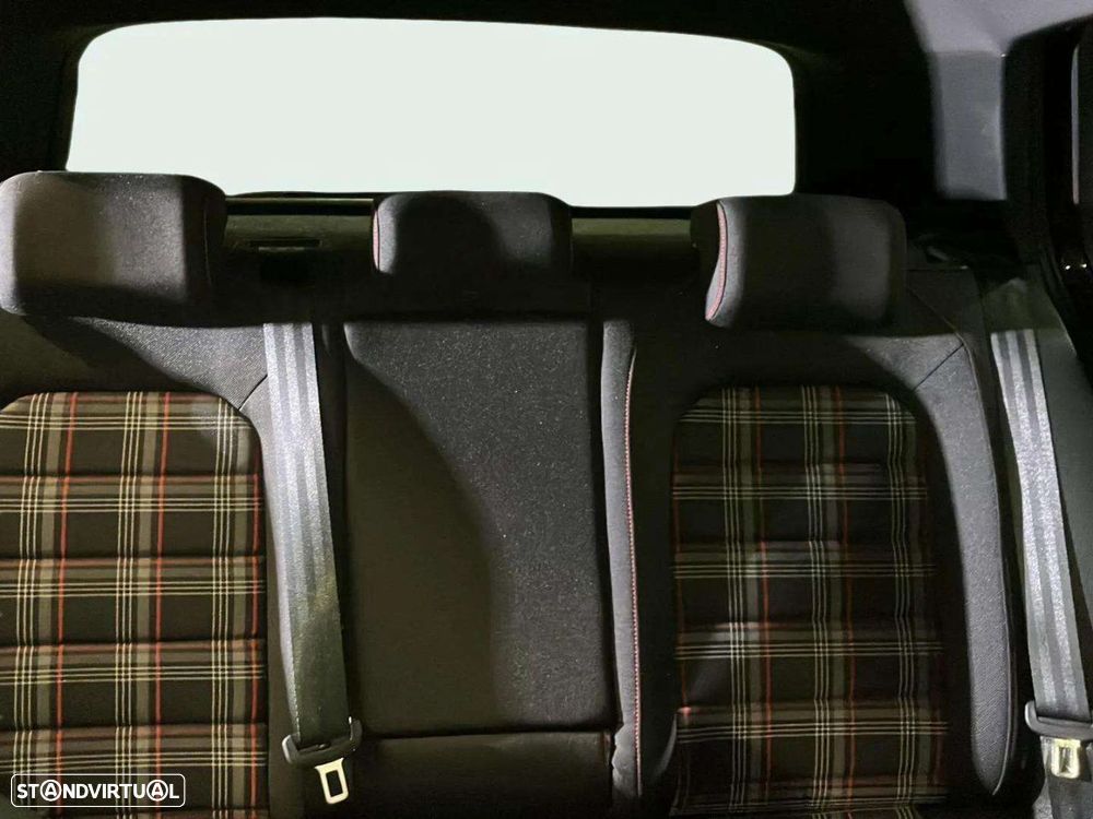 VW Golf 2.0 TSI GTI DSG Performance - 15