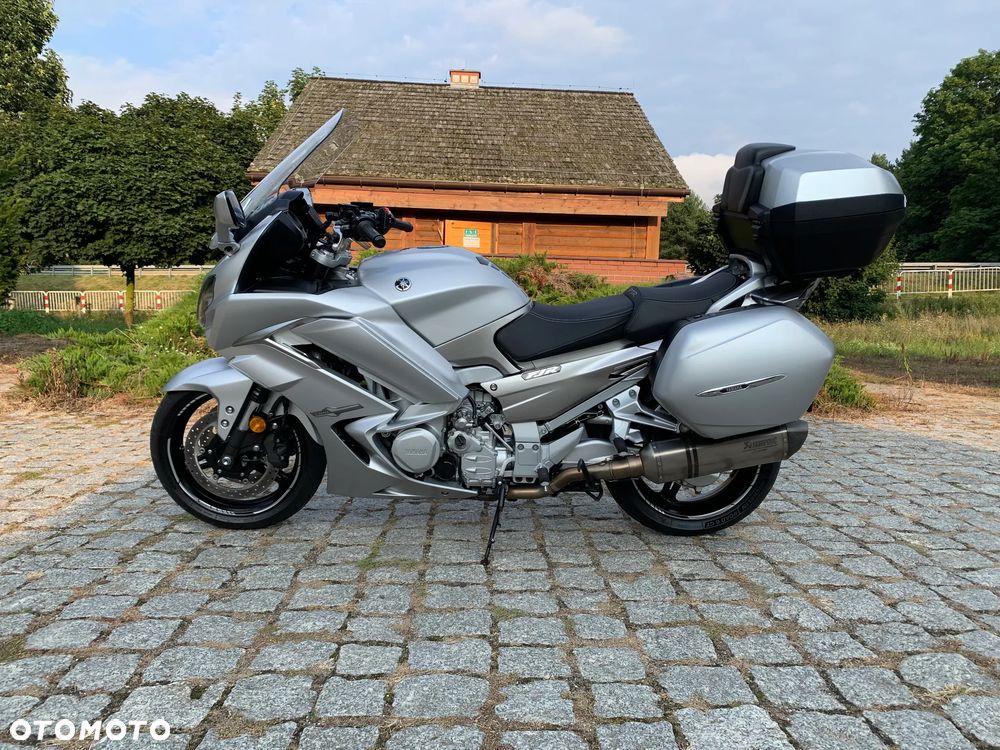 Yamaha FJR - 6