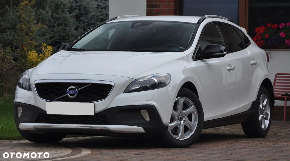 Volvo V40 Cross Country - 1