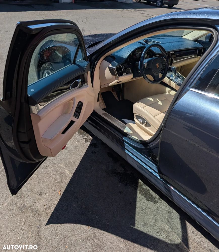 Porsche Panamera - 6