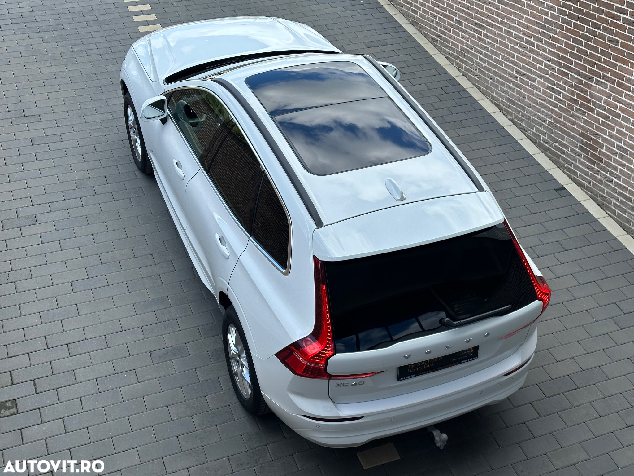 Volvo XC 60 B4 MHEV AT8 FWD Momentum Pro - 9
