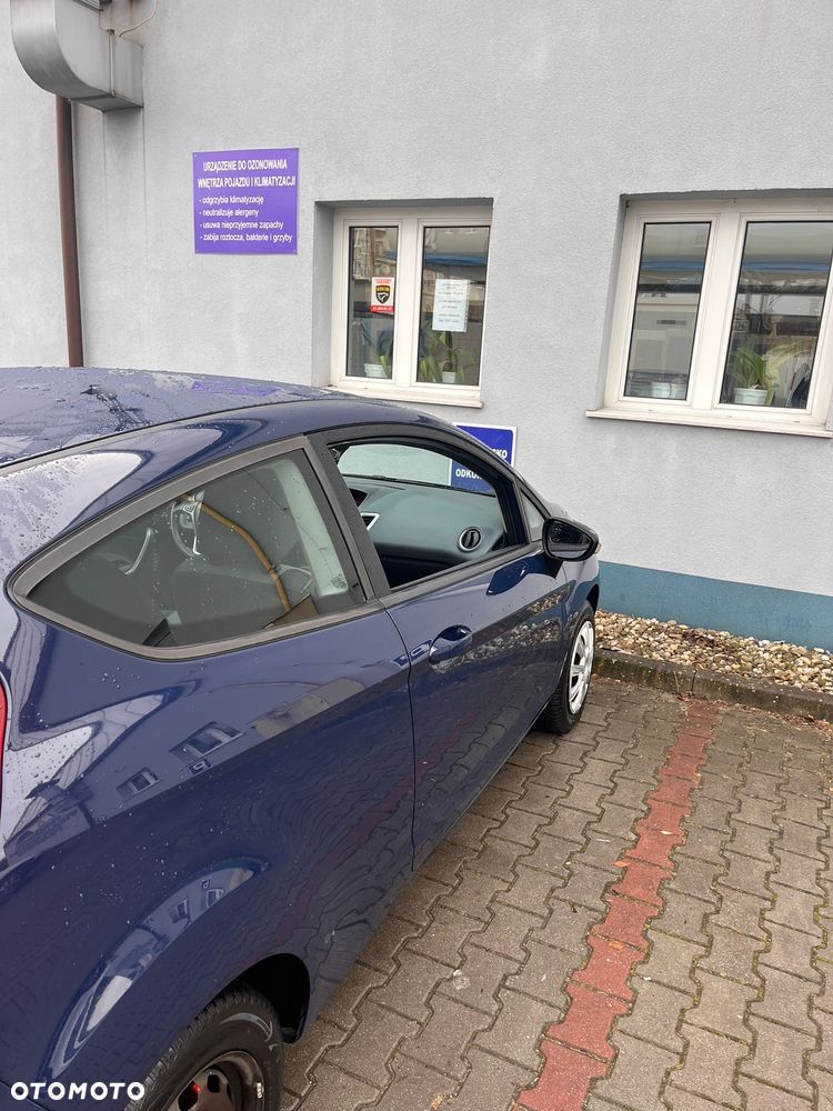 Ford Fiesta 1.25 Trend - 12