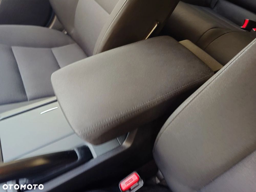 Honda Accord 2.0 Lifestyle - 25