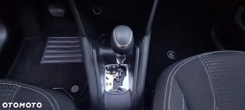 Peugeot 208 1.2 PureTech GPF Signature S&S EAT6 - 19