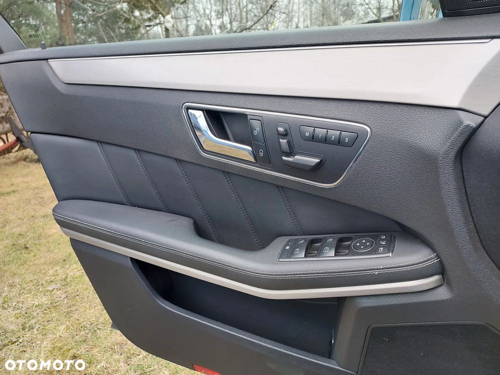Mercedes-Benz Klasa E 350 CDI DPF 4Matic BlueEFFICIENCY 7G-TRONIC - 17