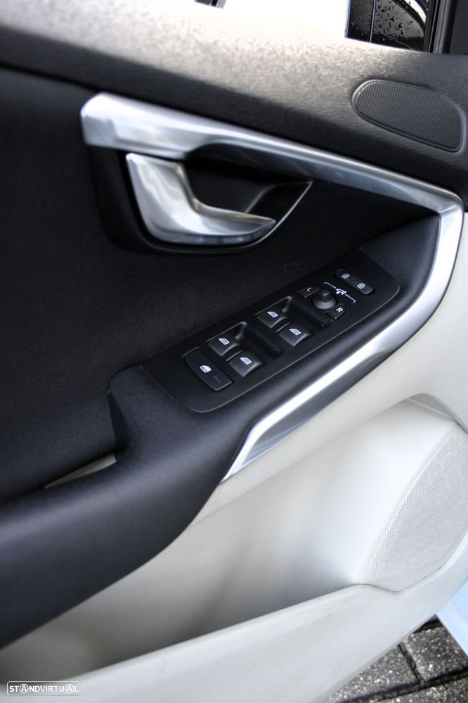 Volvo V40 1.6 D2 Momentum Eco - 8