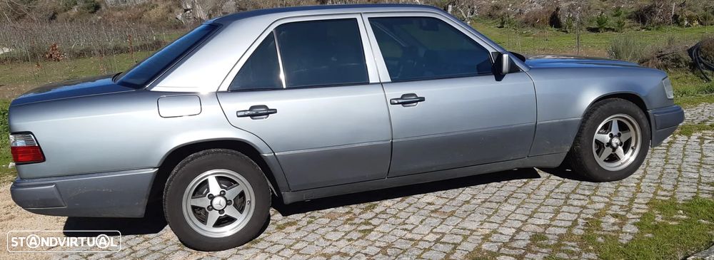 Mercedes-Benz W124 (1984-1997) 200 D - 2