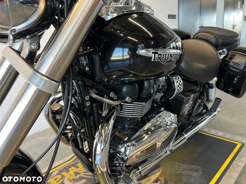 Triumph America - 12
