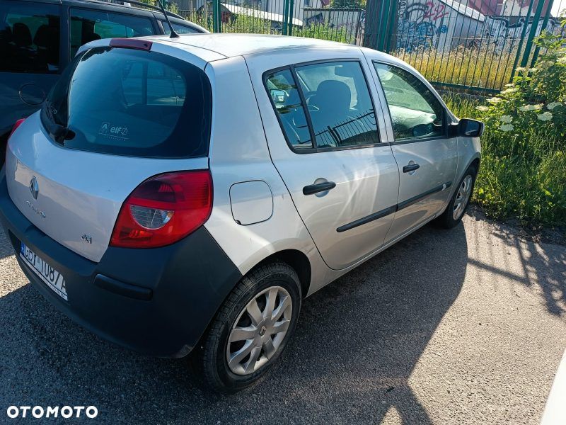 Renault Clio 1.5 dCi Authentique - 4