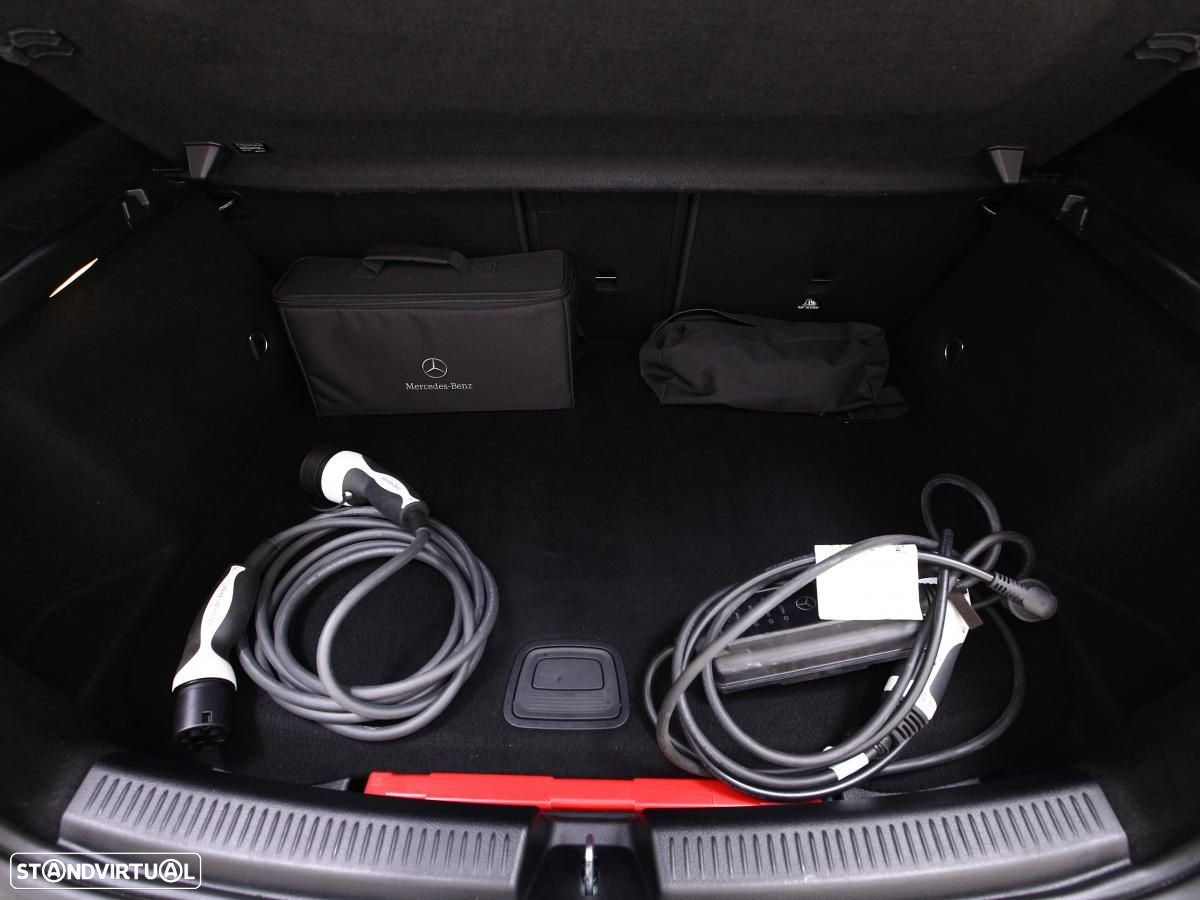 Mercedes-Benz A 250 e 8G-DCT AMG Line - 18