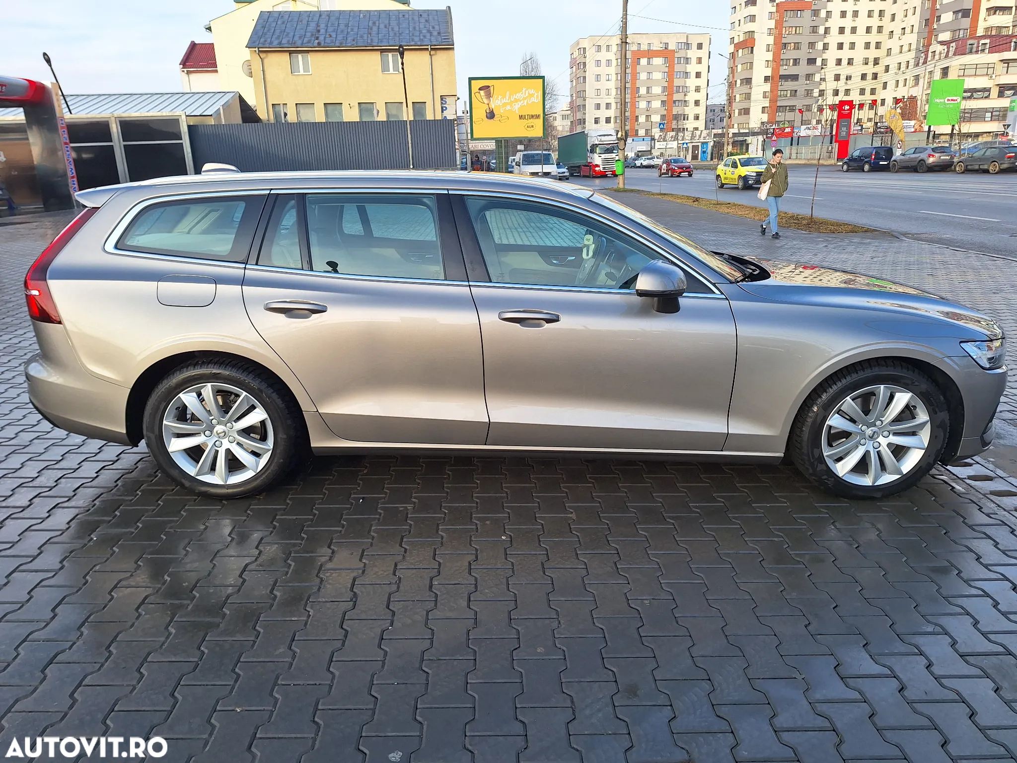 Volvo V60 D4 AWD Momentum - 32
