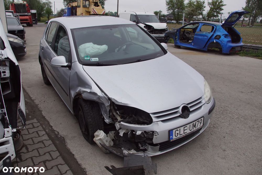 Auto na części - Volkswagen Golf V 1.4 16V BCA FXQ LA7W 2006R Silnik Skrzynia Drzwi Błotnik Klapa Zderzak Lampa Lusterko Klamka Szyba Deska Kokpit Sterownik Moduł Czujnik Licznik Wyświetlacz Panel Kierownica - 7