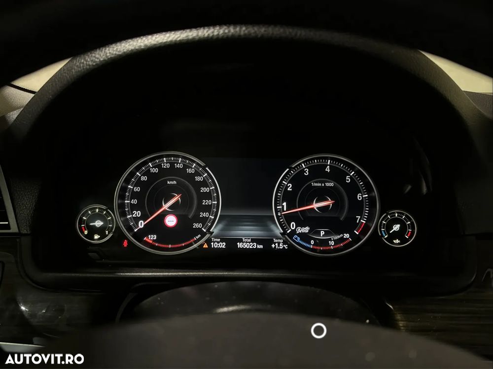 BMW Seria 5 528i Sport-Aut. Luxury Line - 9