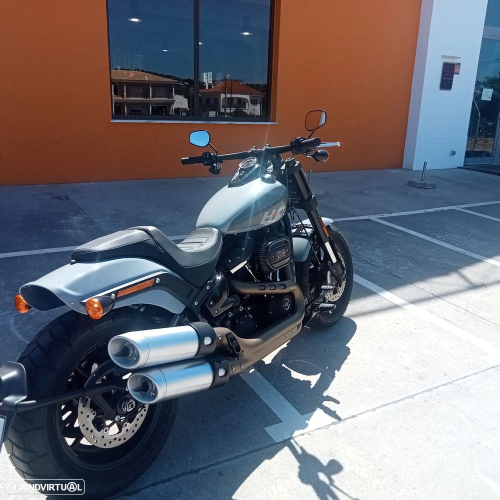 Harley-Davidson Softail FAT BOB 114 - 3