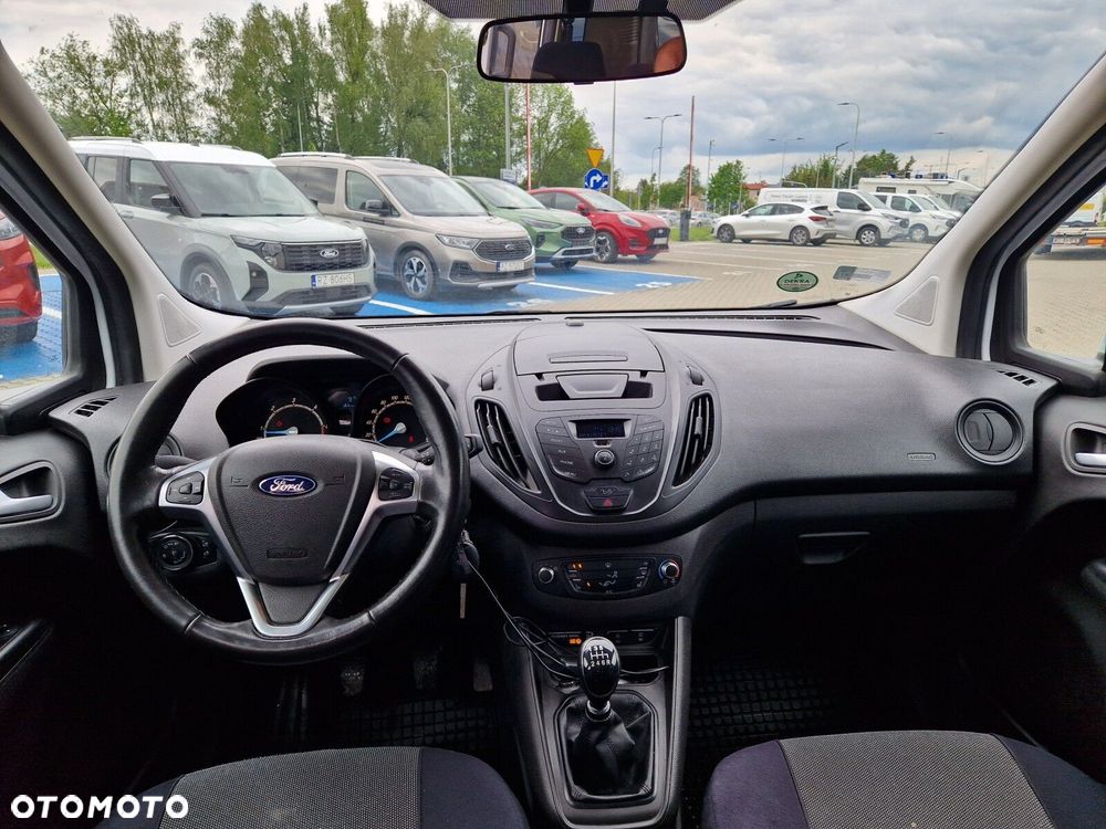 Ford Transit Courier - 15