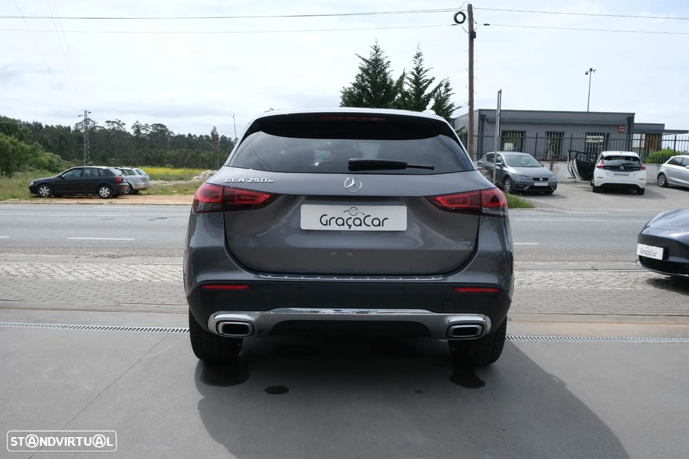 Mercedes-Benz GLA 250 e 8G-DCT Progressive - 4