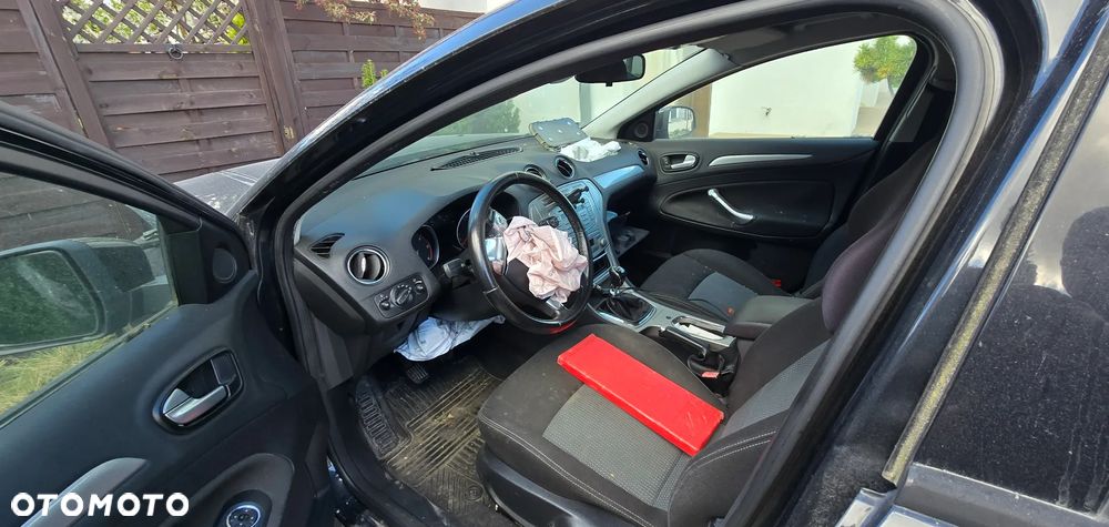 Ford Mondeo 2.0 TDCi Ambiente - 3