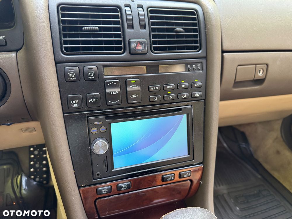 Lexus LS - 25