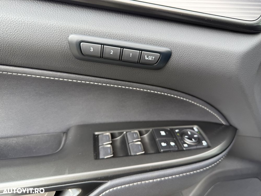 Lexus Seria NX - 18
