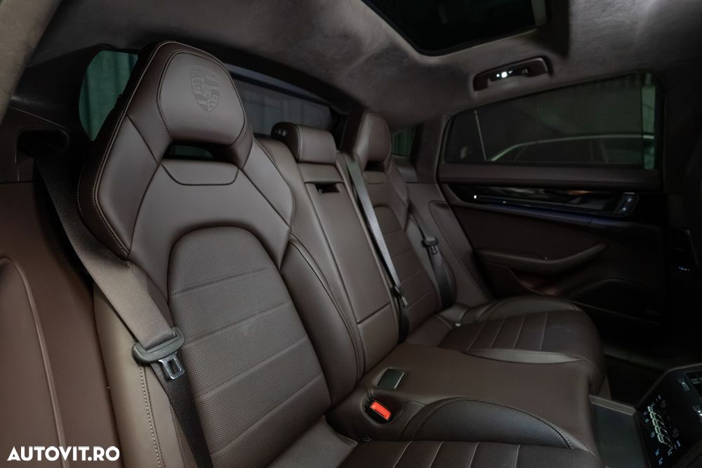 Porsche Panamera 4 - 32