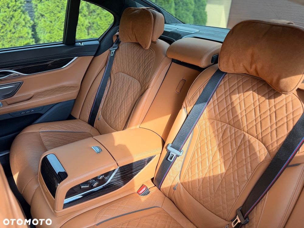 BMW Seria 7 740d xDrive mHEV - 30