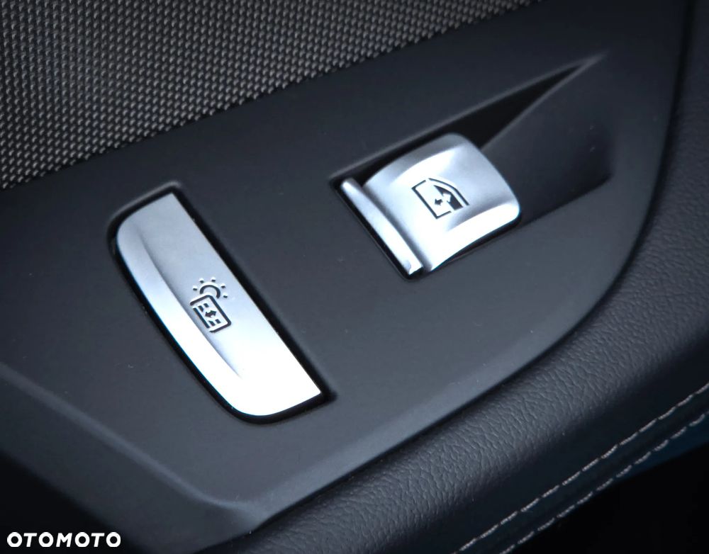 BMW Seria 8 840i - 30