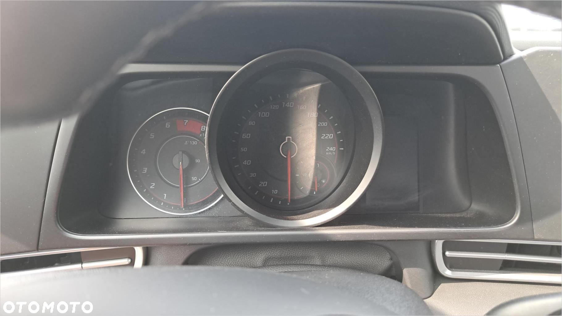Hyundai Elantra - 13
