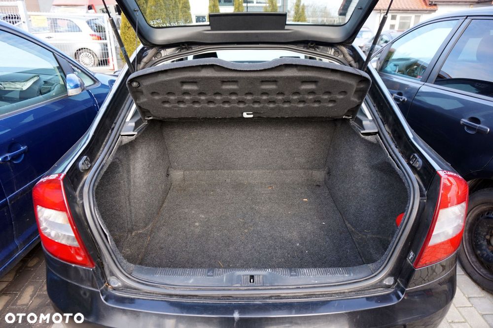 SKODA OCTAVIA II LIFT HB 2009 9910 1.4 TSI CAXA 122KM LHY CZARNY na części - 11