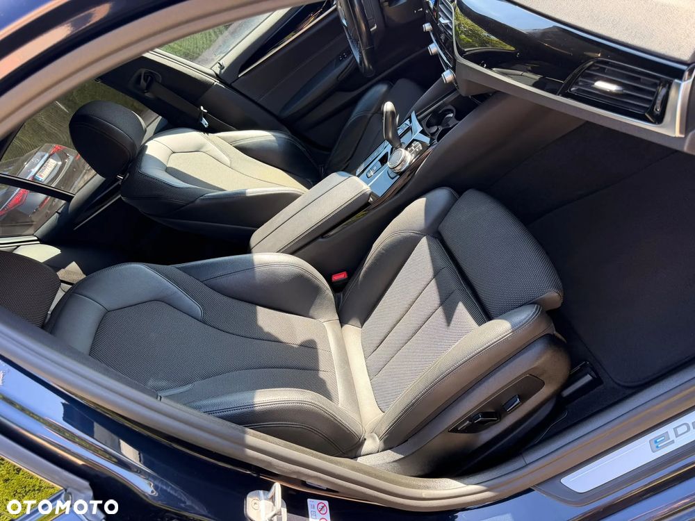 BMW Seria 5 530e iPerformance xDrive - 23