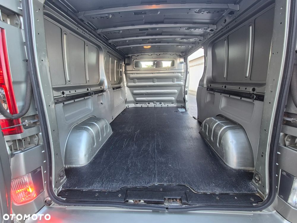 Opel Vivaro - 17