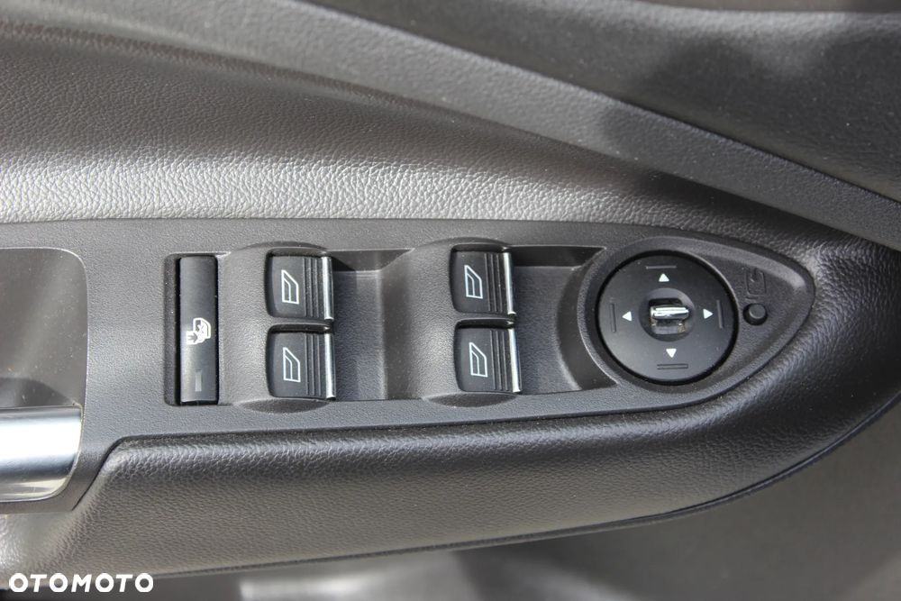 Ford Kuga 2.0 TDCi 2x4 Champions Edition - 17