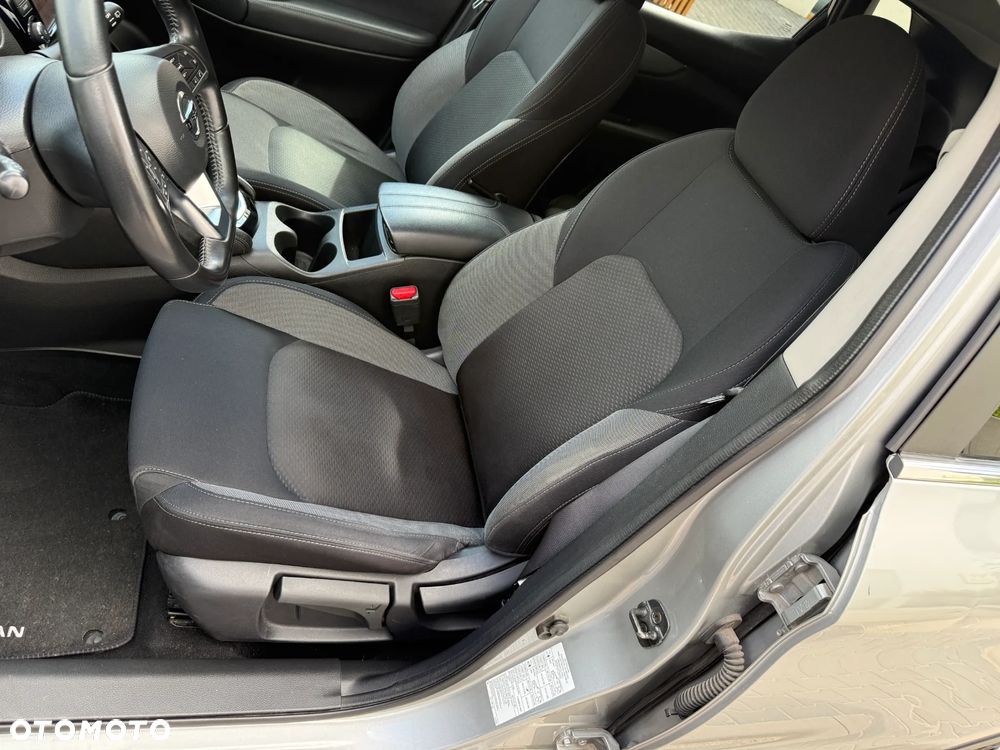 Nissan Qashqai 1.3 DIG-T N-Connecta DCT - 9