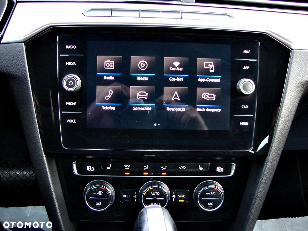 Volkswagen Passat - 25
