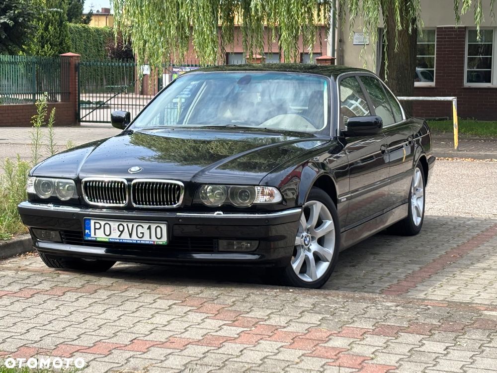 BMW Seria 7 735i - 1