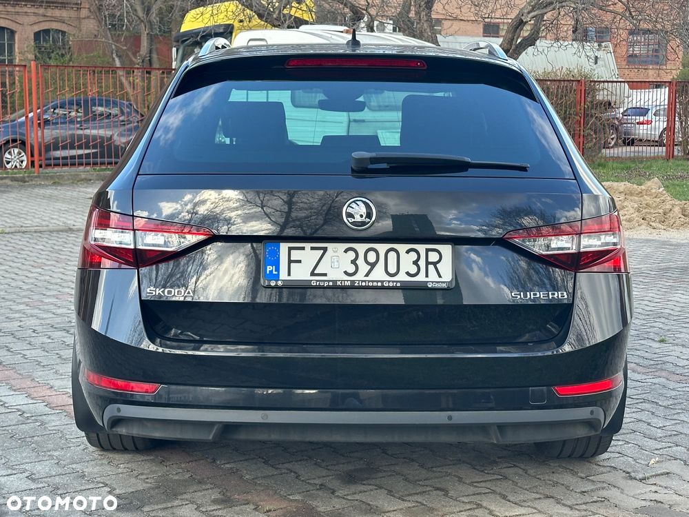 Skoda Superb 2.0 TDI L&K DSG - 6