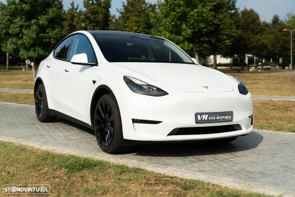 Tesla Model Y Long Range Dual Motor AWD - 4
