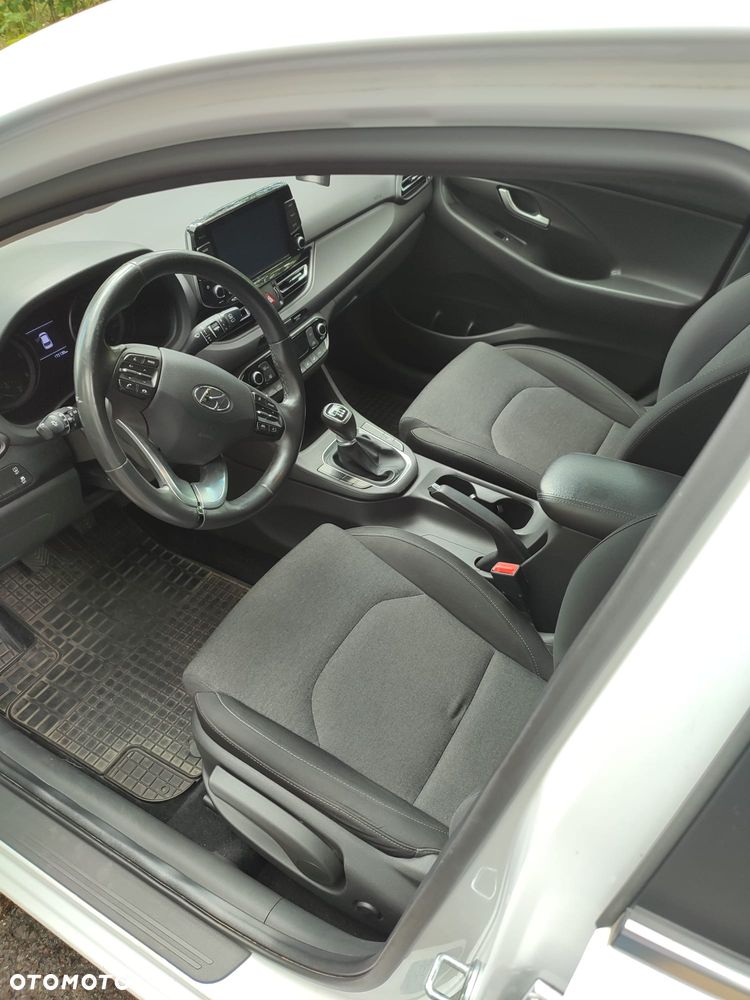 Hyundai i30 1.6 D Comfort - 10