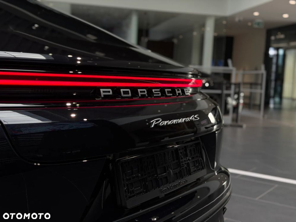 Porsche Panamera 4S E-Hybrid PHEV - 12