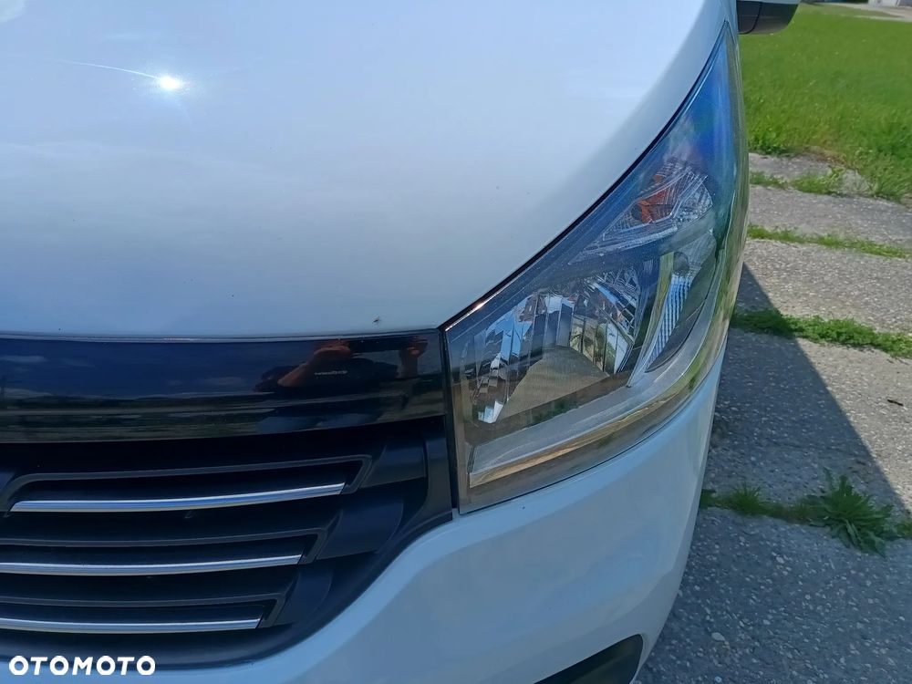 Renault Trafic L2H1 1.6 diesel 125kM 2018rok WEBASTO, CZUJNIKI PARKOWANIA, HAK, BAGAŻNIK DACHOWY, STAN BARDZO DOBRY! - 19