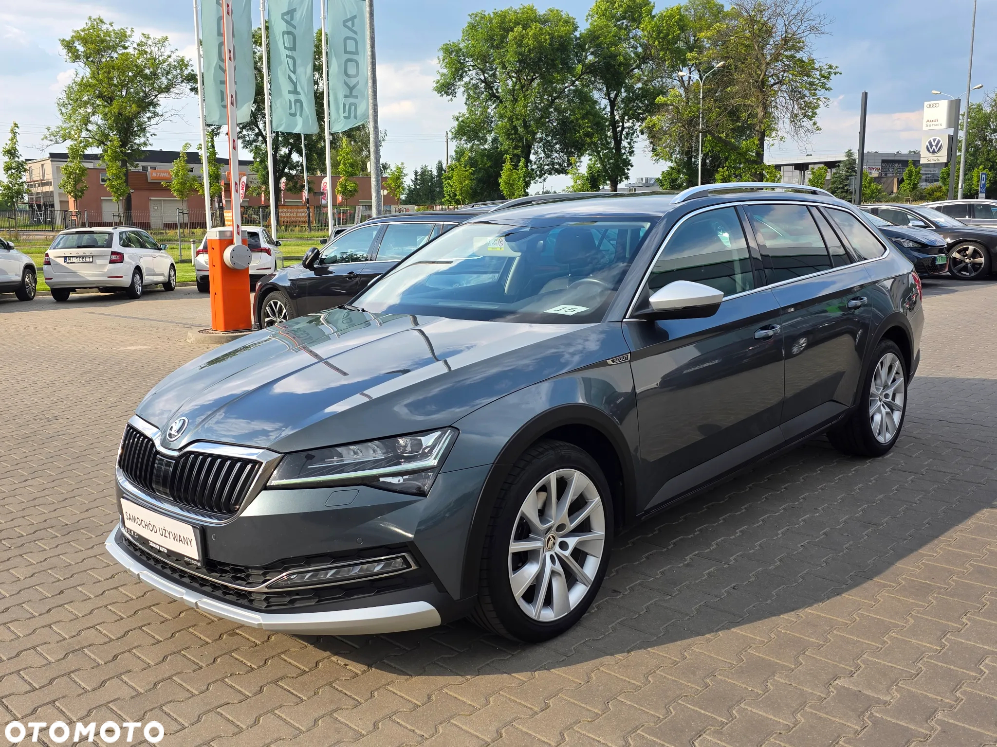 Skoda Superb 2.0 TDI SCR 4x4 Scout DSG - 2