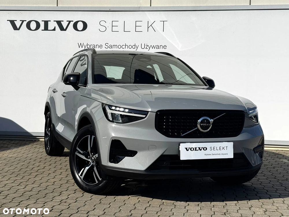 2025 Volvo XC 40 B3 Plus Dark, photograph 7